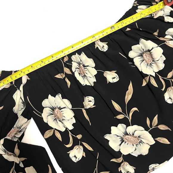 Lucca black and cream floral off the shoulder bell sleeve crop top blouse sz XS - Picture 16 of 16